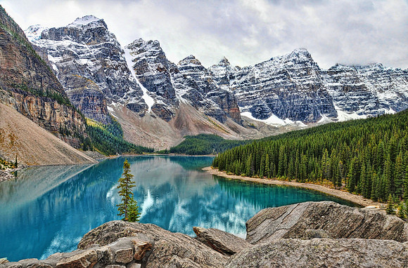 Moraine Lake, Alberta    .... and yes... the water really is that color!